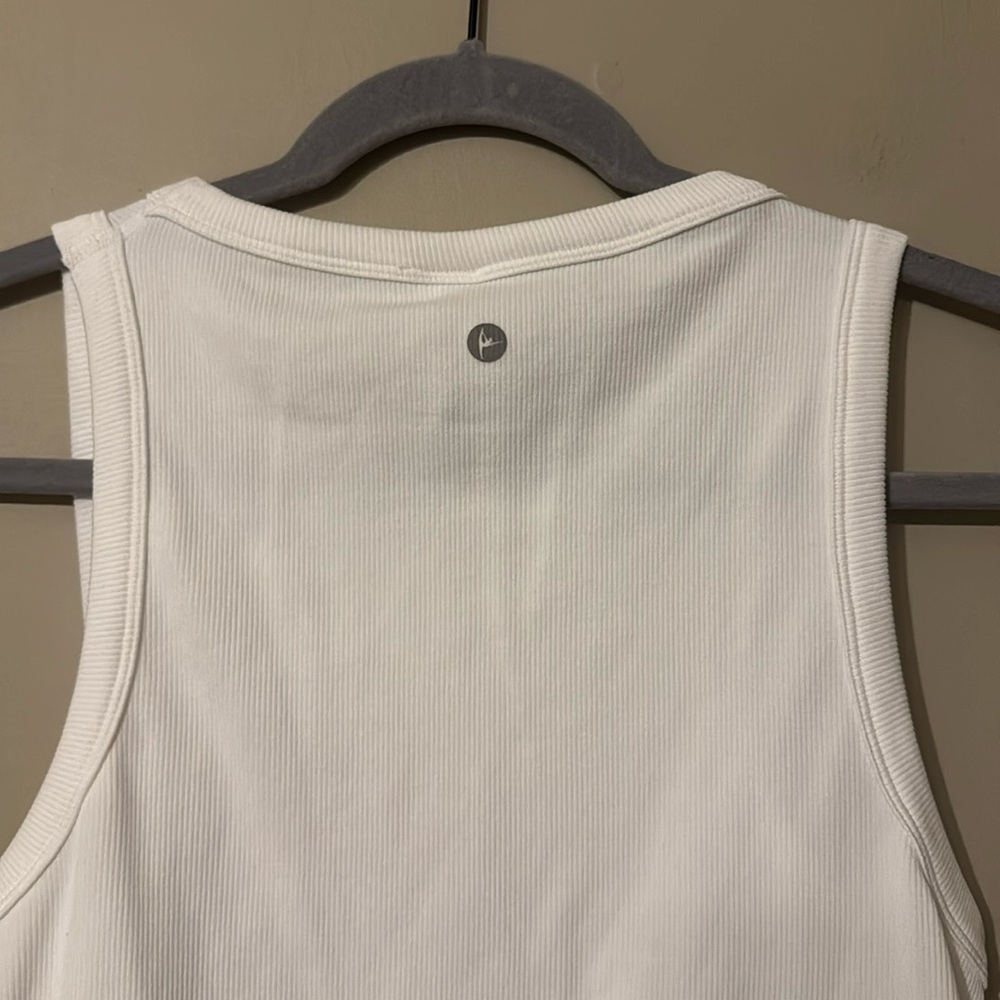 NWT- 90 DEGREE BY REFLEX 3-Pack Seamless Tank Tops, white, 2 grey, size XL - Picture 8 of 12